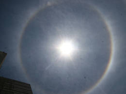 Cubanos observan raro halo luminoso alrededor del sol